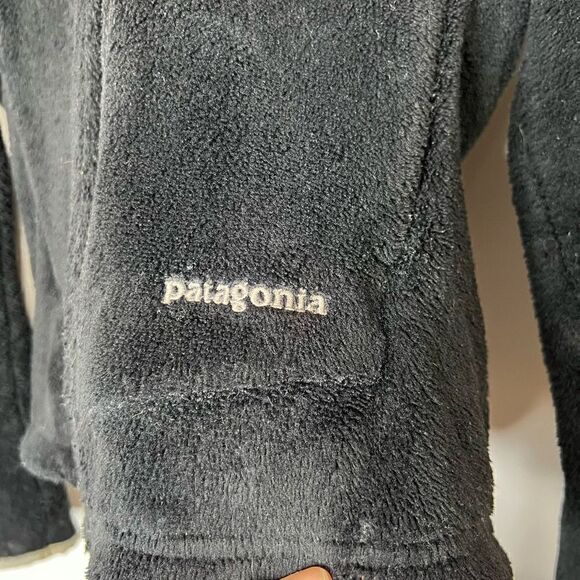 Patagonia Black Fluffy Fleece Jacket Zippered Gray Lining - Picture 2 of 16
